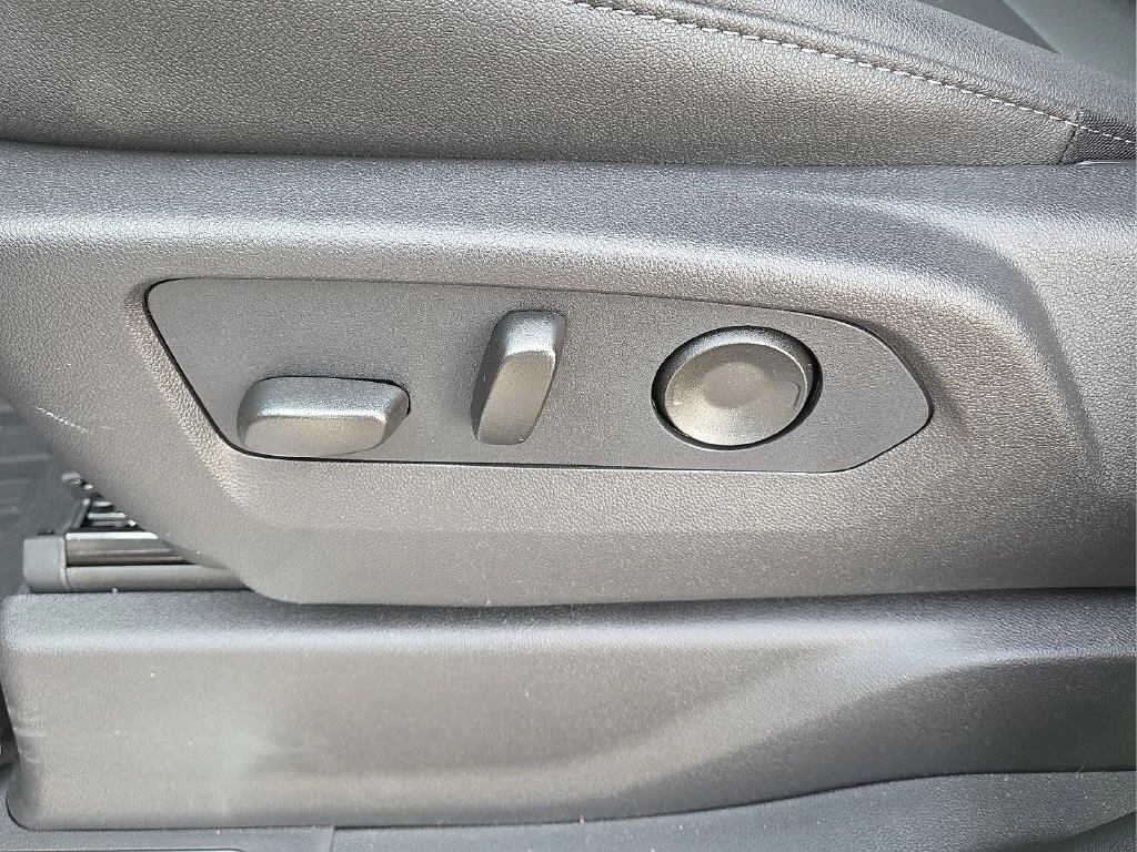 2026 GMC Sierra 1500 SLT - Photo 15
