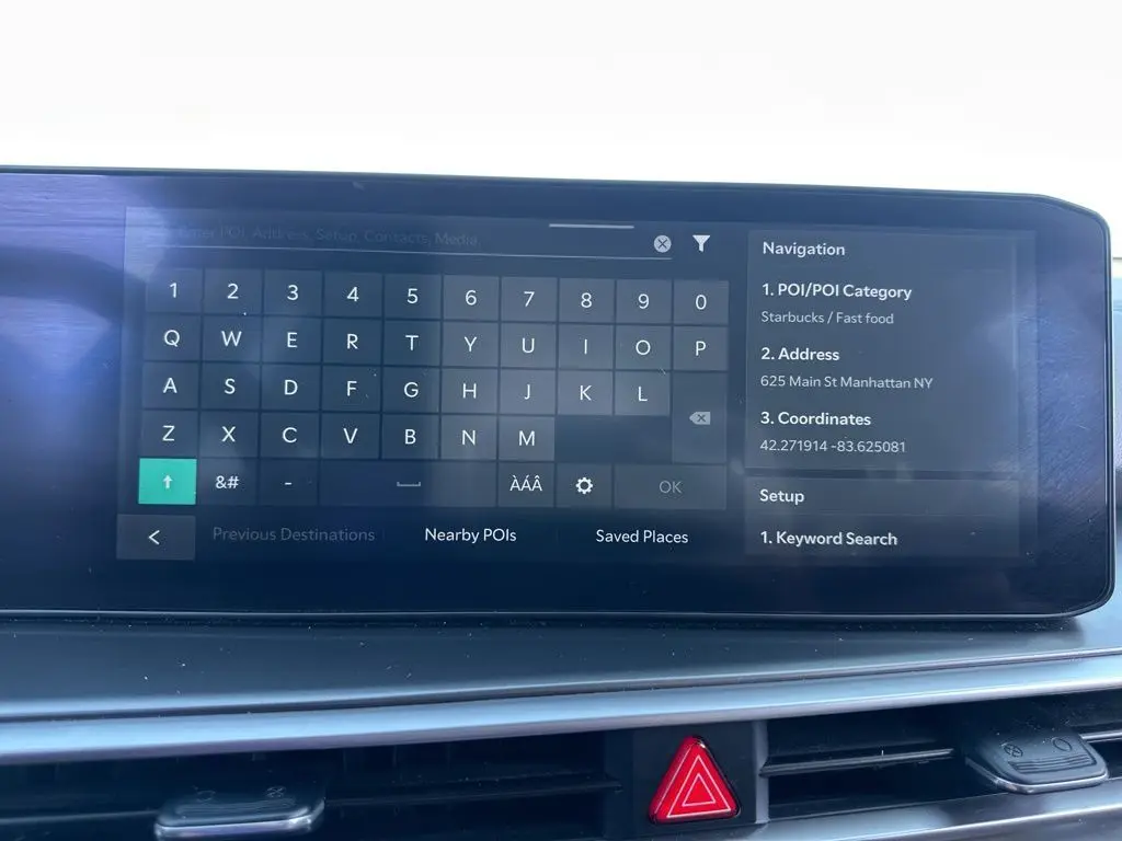 2024 Kia Sorento S photo 25
