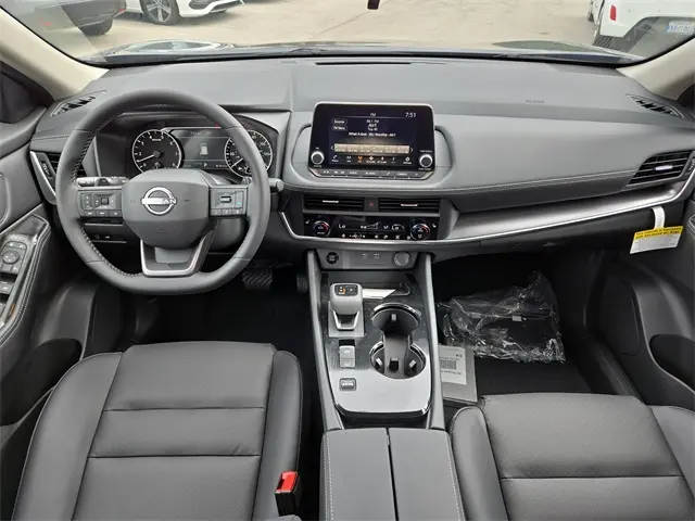 2026 Nissan Rogue SV photo 10