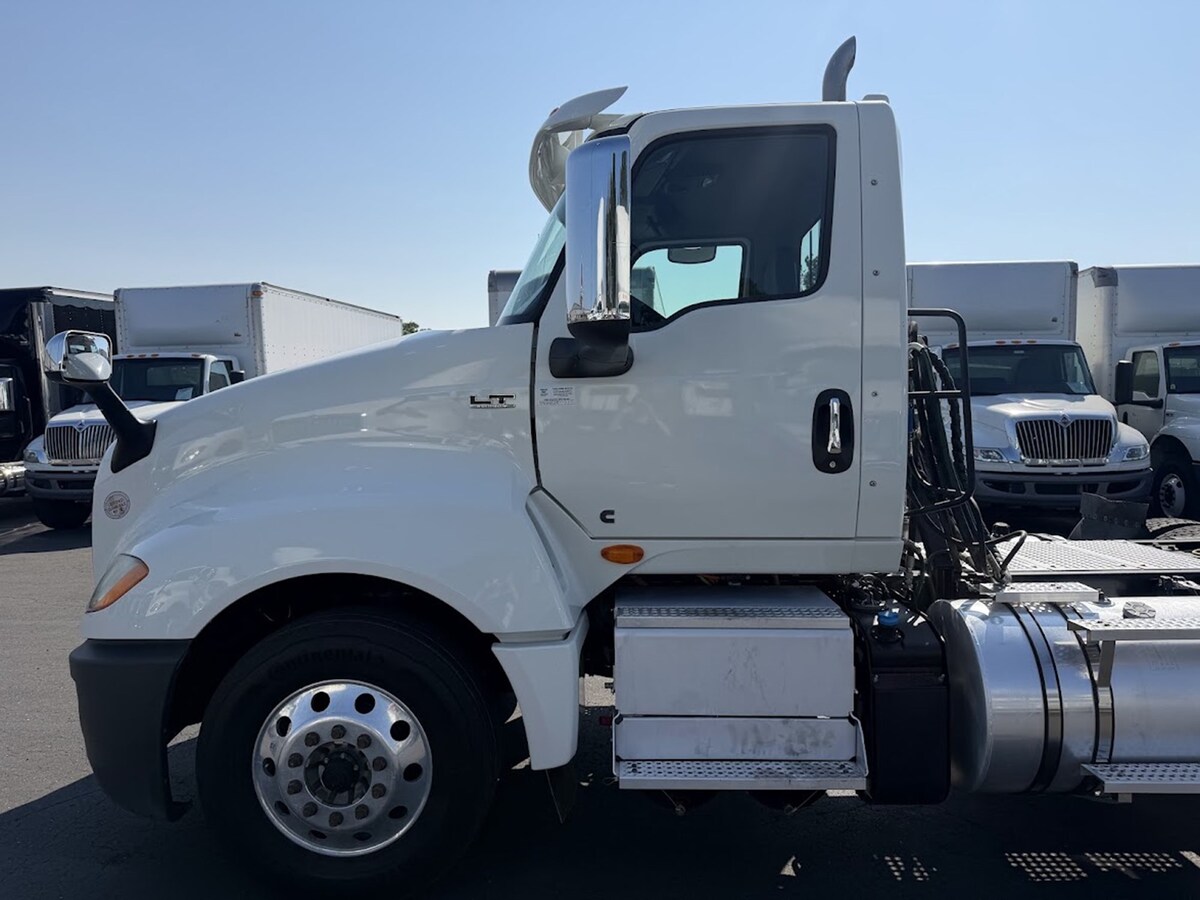 2020 International LT in Pasco, WA — photo 2