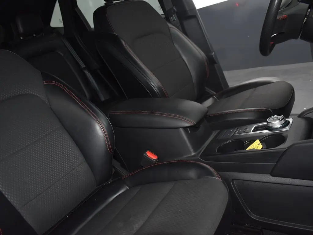 2023 Ford Escape ST-Line photo 30