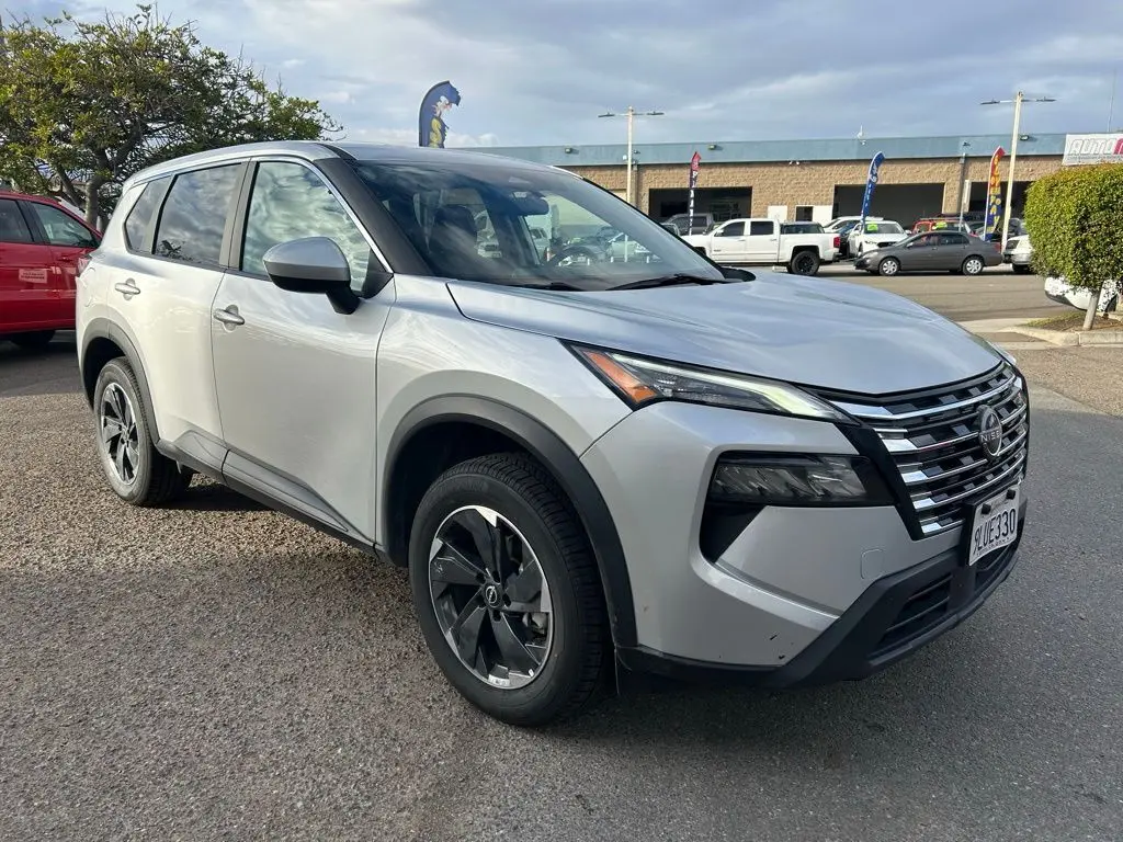 2024 Nissan Rogue SV photo 2