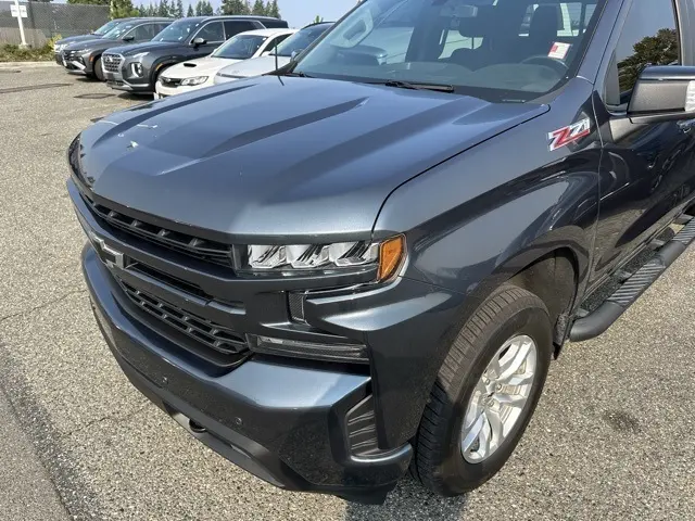 2019 Chevrolet Silverado 1500 RST photo 3