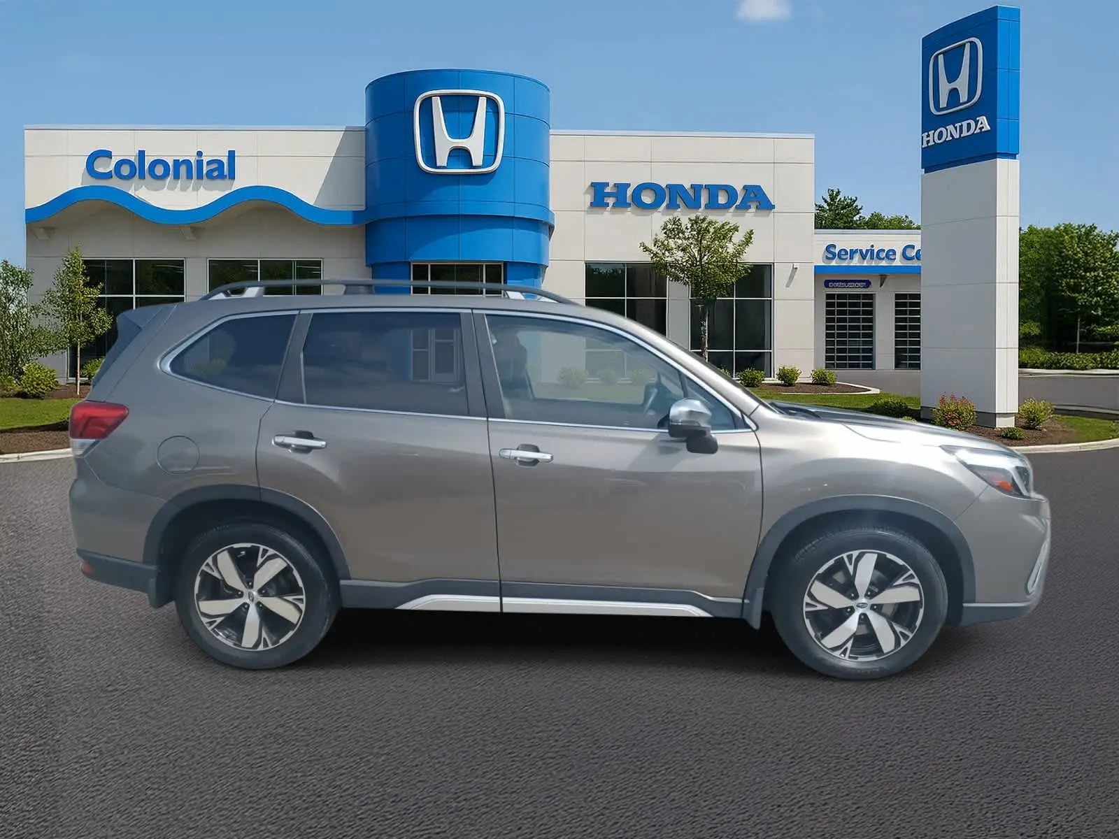 2019 Subaru Forester Touring photo 3