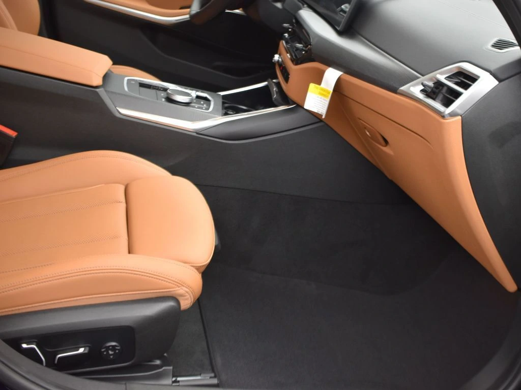 2026 BMW 3 Series 330i - Photo 21