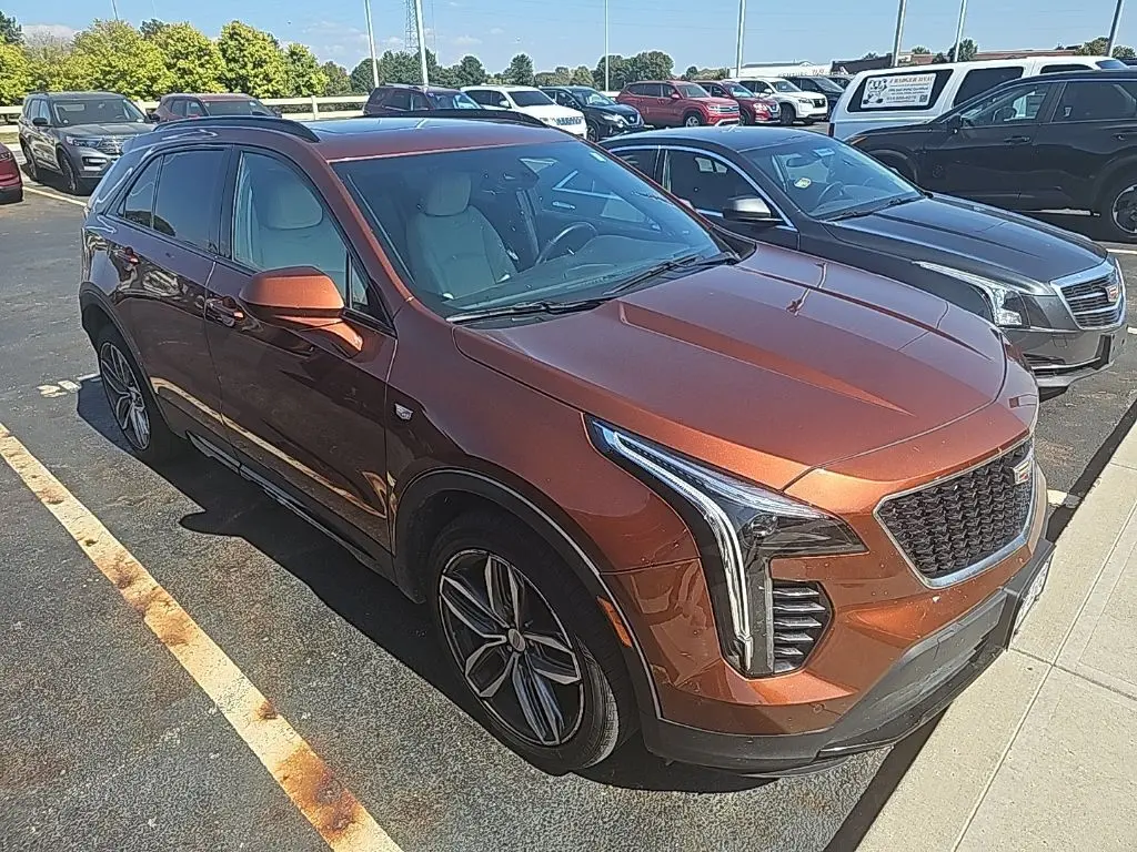 2019 Cadillac XT4 Sport photo 2