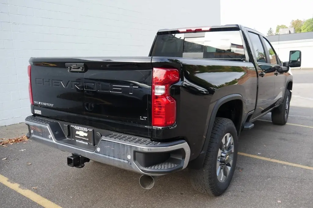 2026 Chevrolet Silverado LT photo 7
