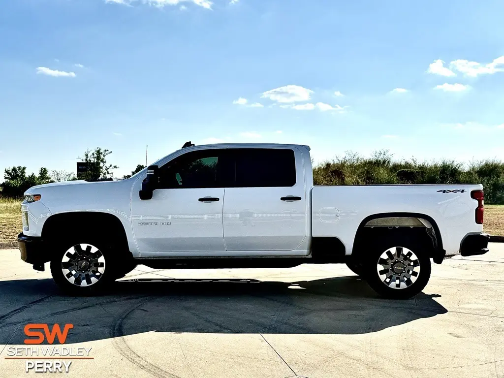 2022 Chevrolet Silverado 2500HD Custom photo 4