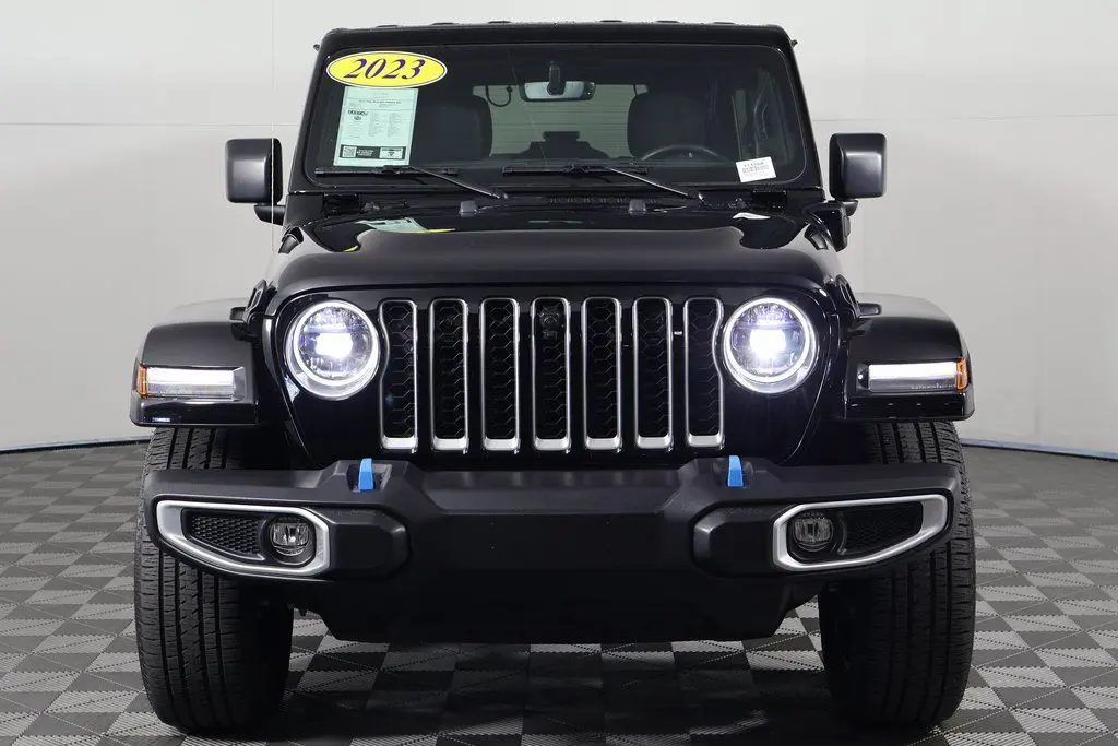 2023 Jeep Wrangler Sahara 4xe photo 2