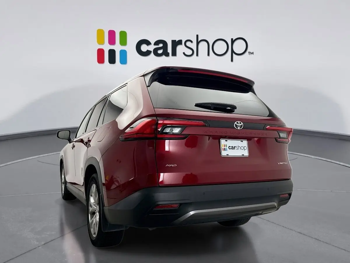 2024 Toyota Grand Highlander Limited photo 2