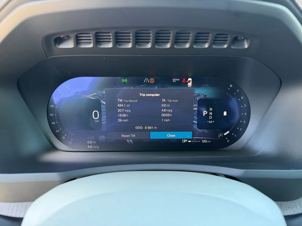 2026 Volvo - image 26