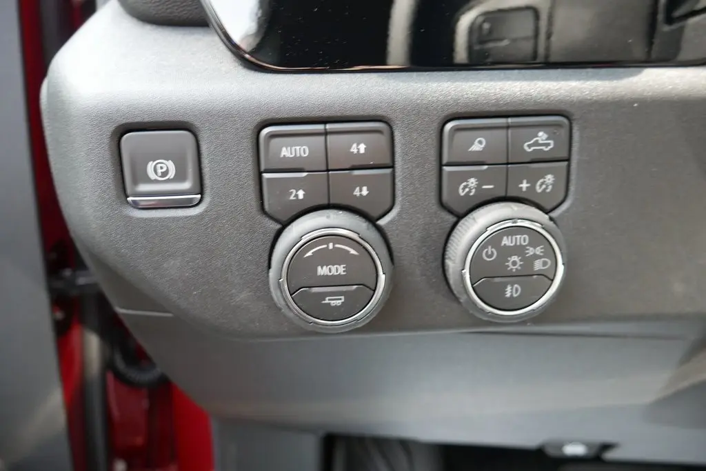 2026 Chevrolet Silverado LTZ photo 11
