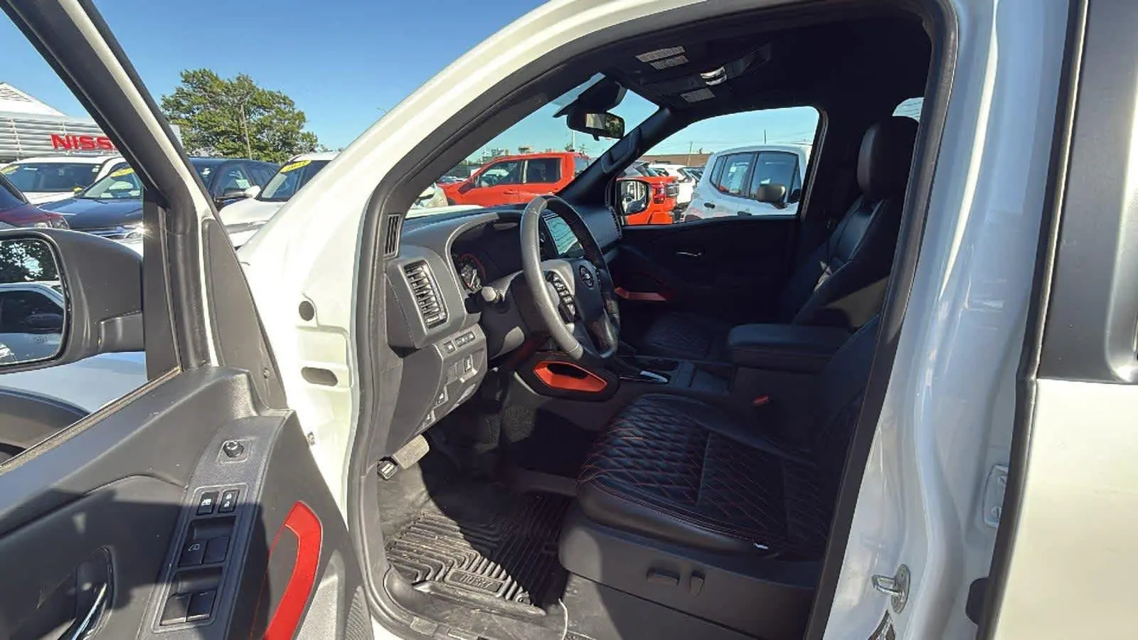2023 Nissan Frontier PRO-4X photo 17