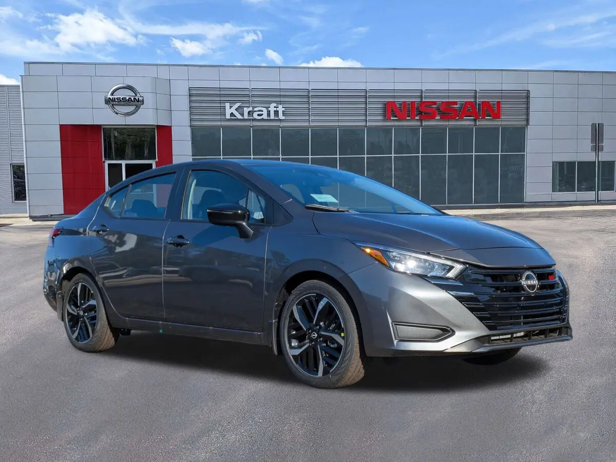 2025 Nissan Versa Sedan SR's photo