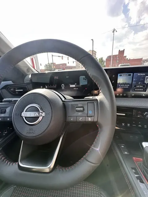 2026 Nissan Kicks SR photo 17