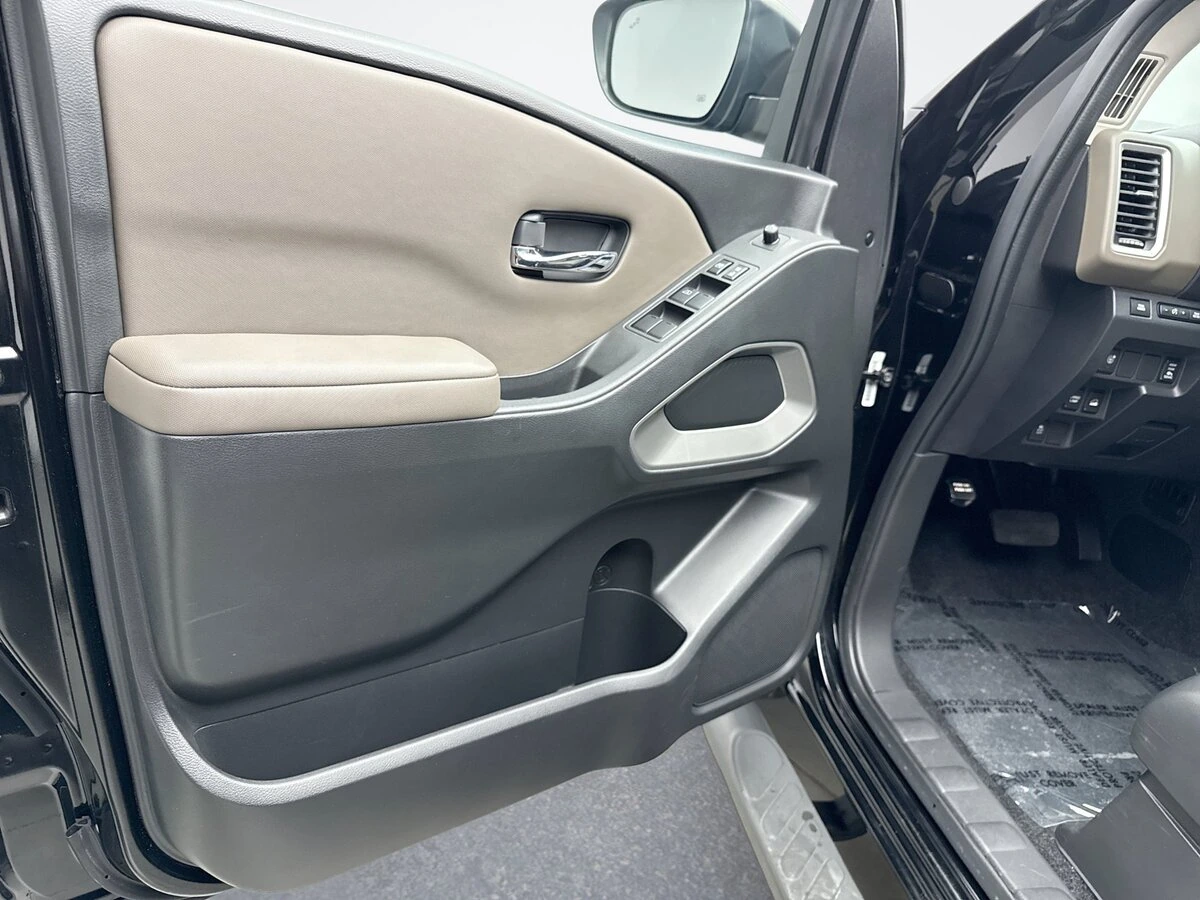 2023 Nissan Frontier SV - Photo 9