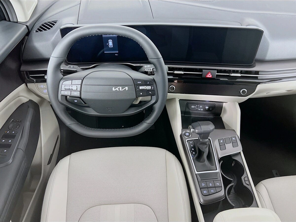 2026 Kia Sportage EX - Photo 17