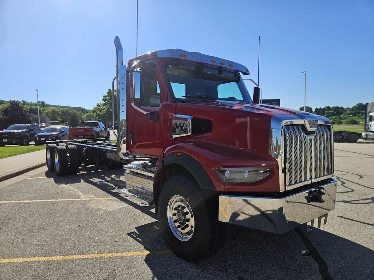 2027 Western Star 49X — photo 3