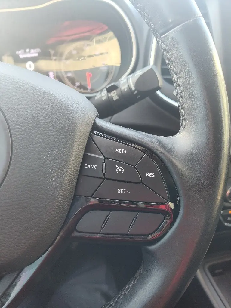 2020 Jeep Cherokee Altitude photo 15