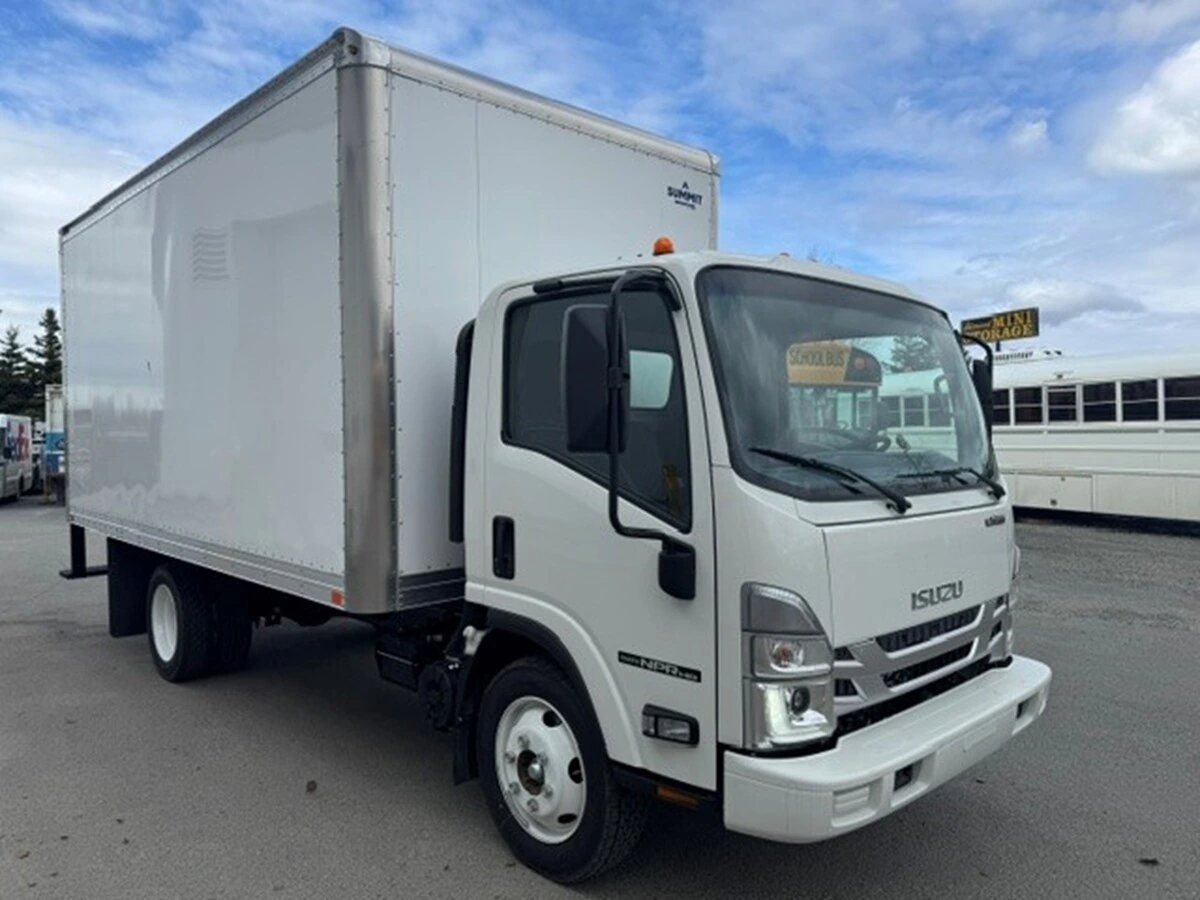 2026 Isuzu NPR — photo 6
