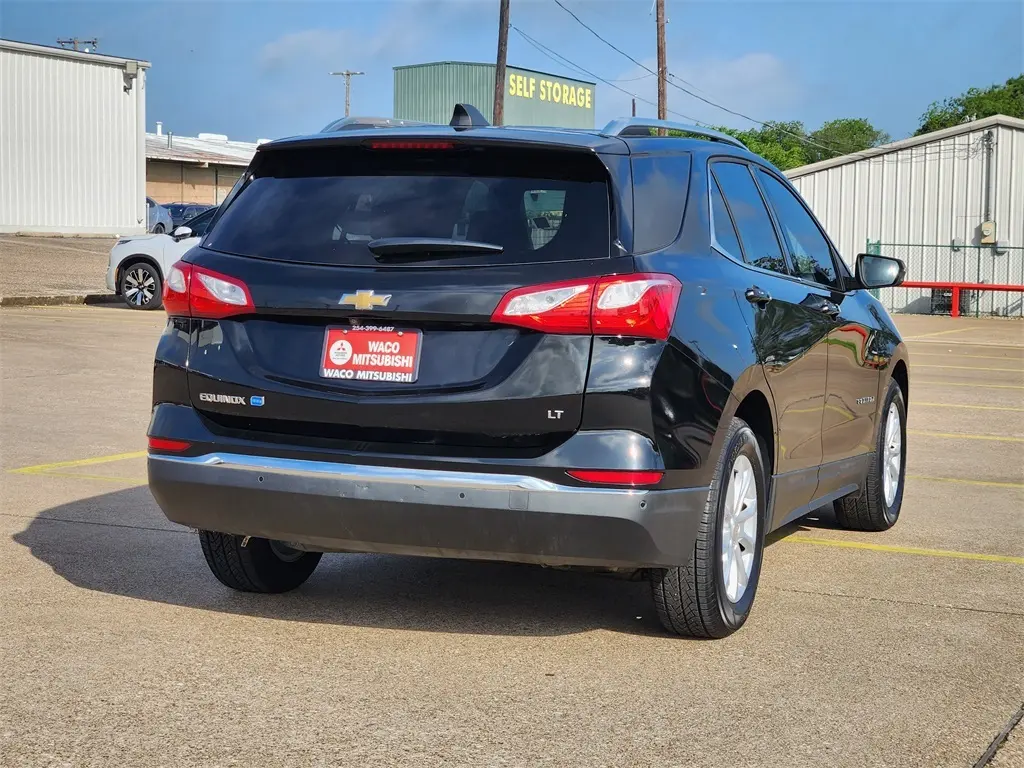 2018 Chevrolet Equinox LT photo 3