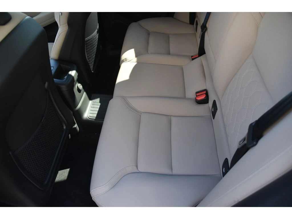 2026 Volvo - image 13