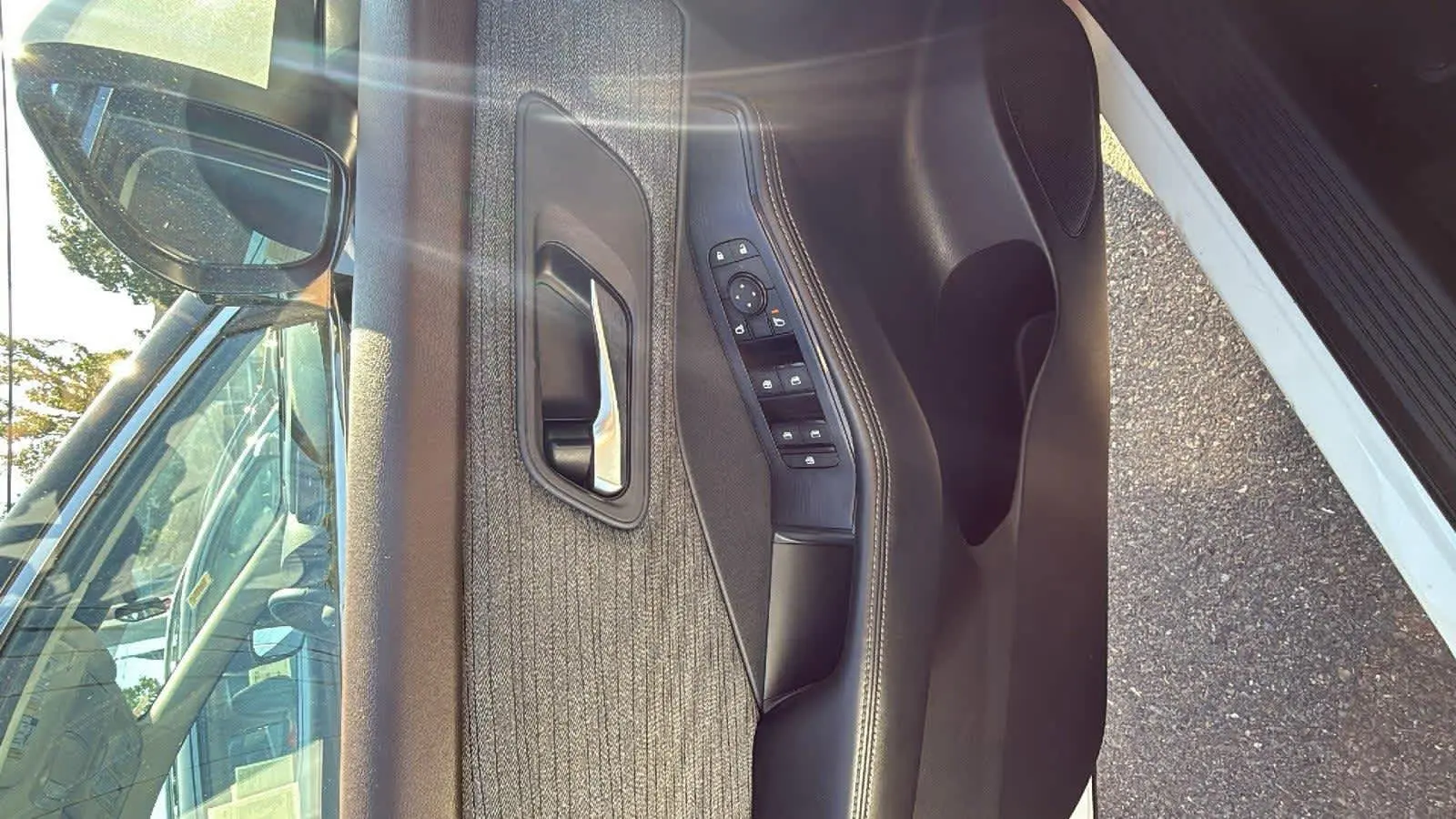 2022 Nissan Rogue SV photo 9