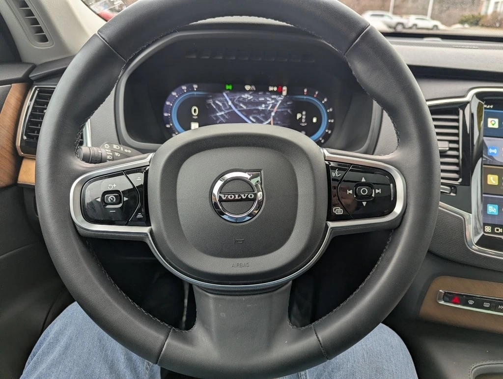 2024 Volvo - image 25