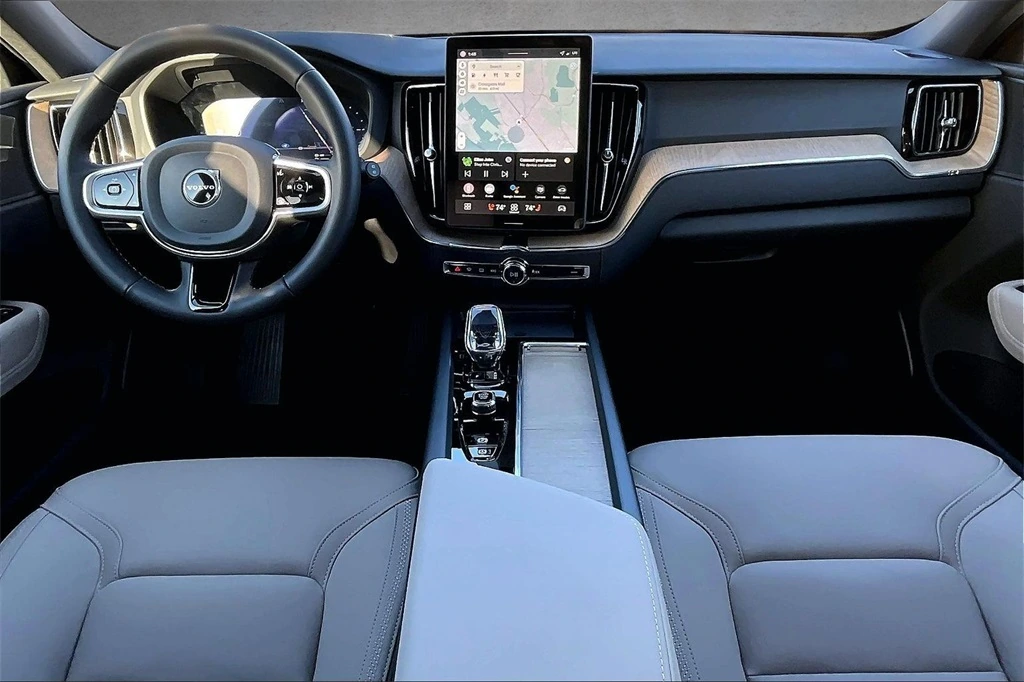 2026 Volvo - image 5