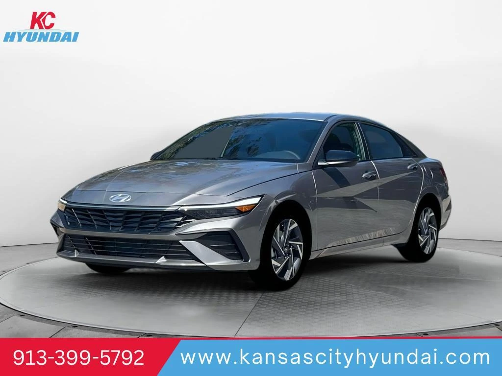 2025 Hyundai Elantra SEL's photo