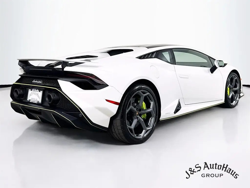 2024 Lamborghini Huracan Tecnica Base photo 7