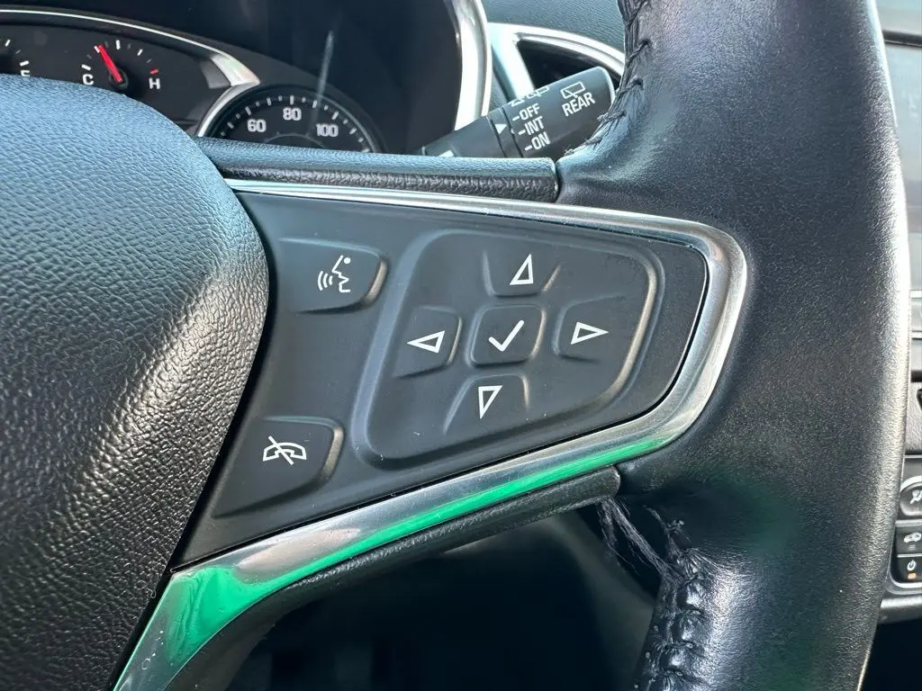 2020 Chevrolet Equinox LT photo 21