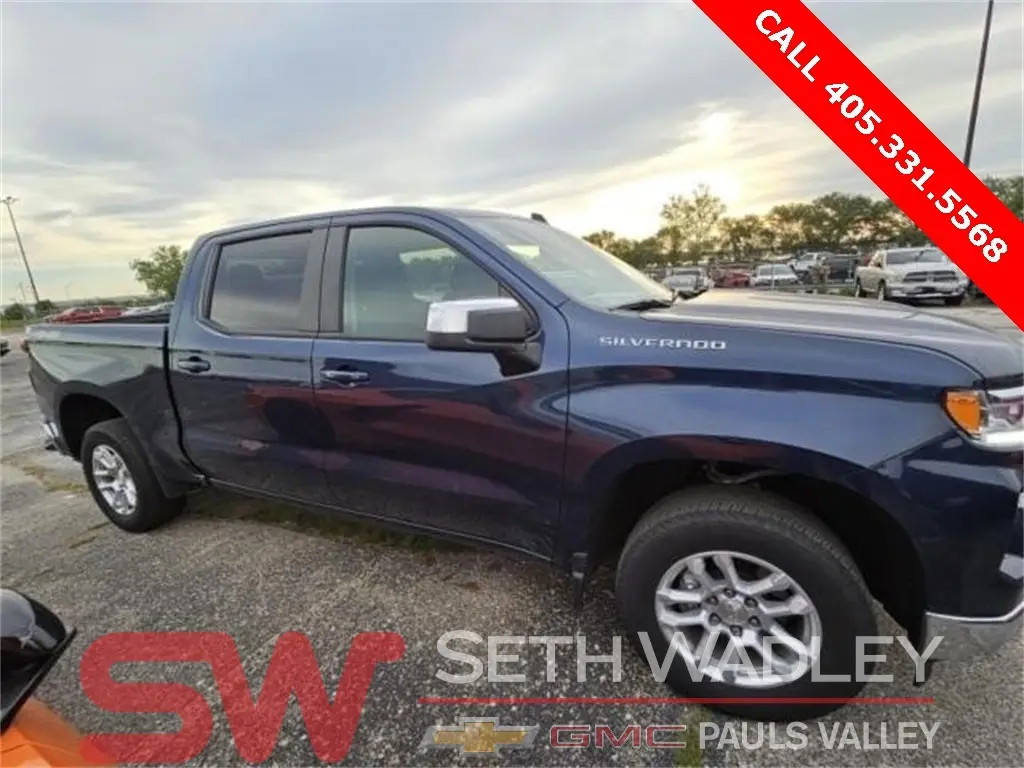 2023 Chevrolet Silverado 1500 LT photo 3