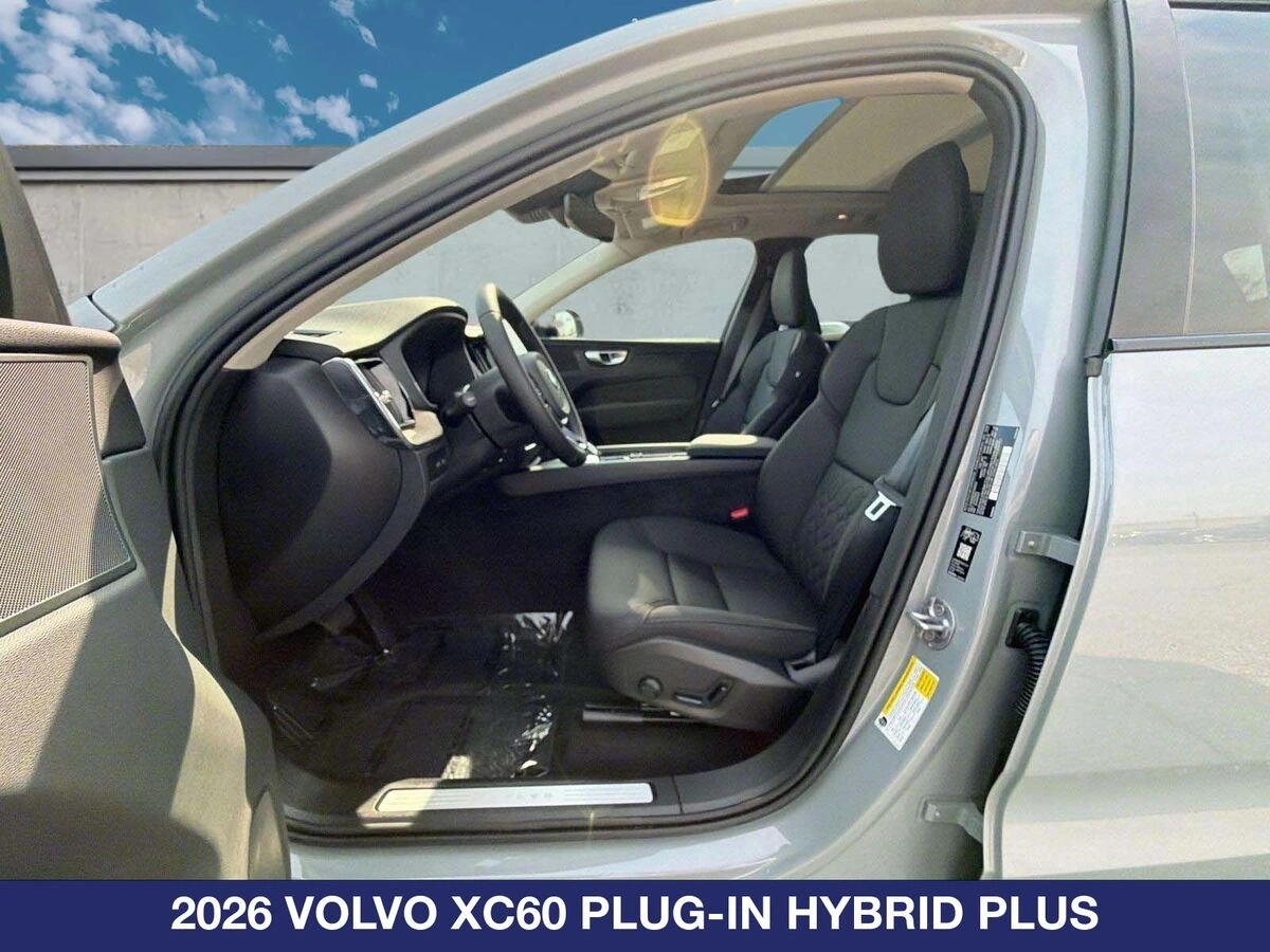 2026 Volvo - image 14