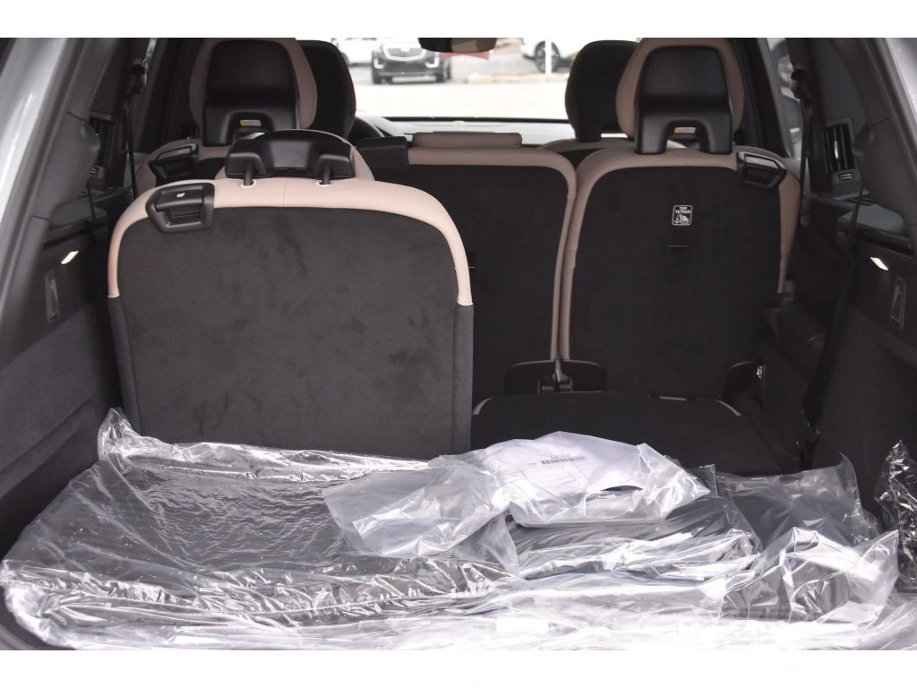 2026 Volvo - image 24