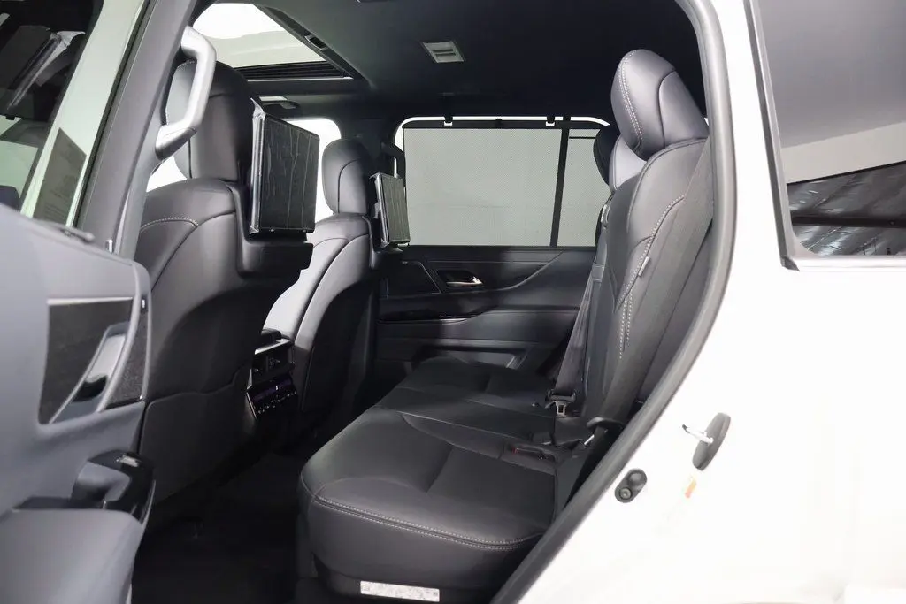 2025 Lexus LX 600 Luxury photo 7
