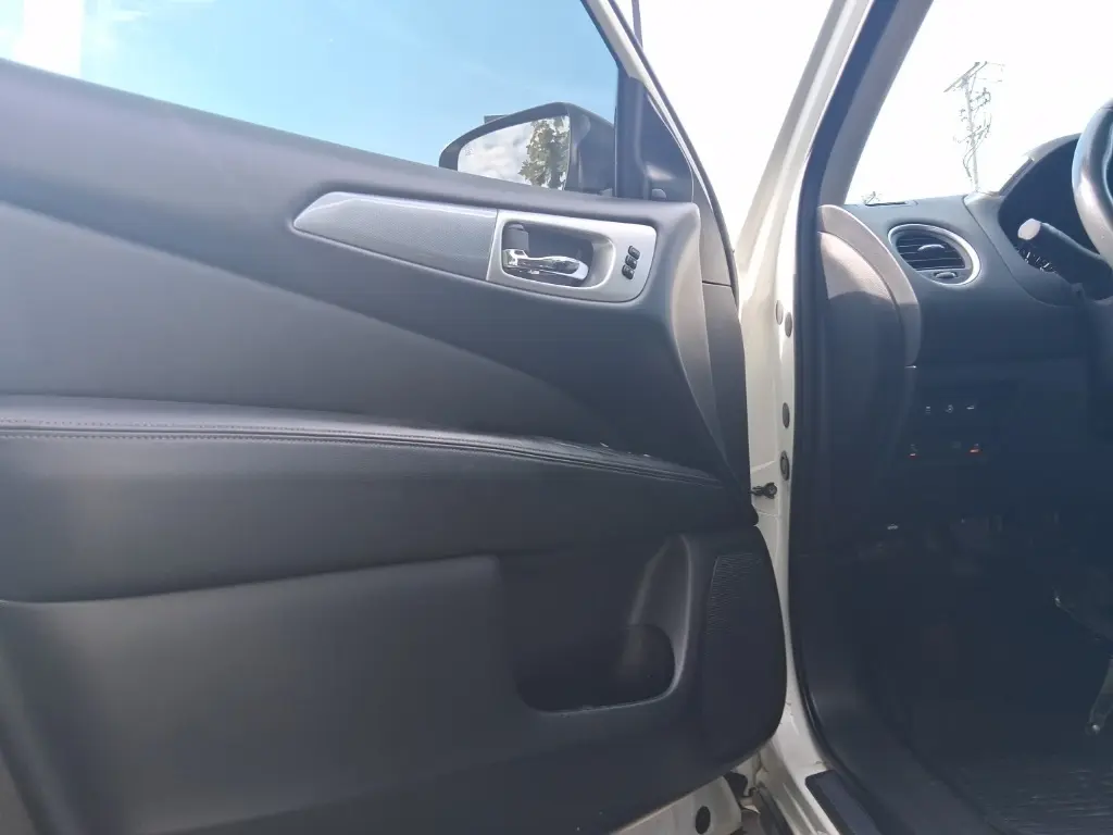 2018 Nissan Pathfinder SL photo 15