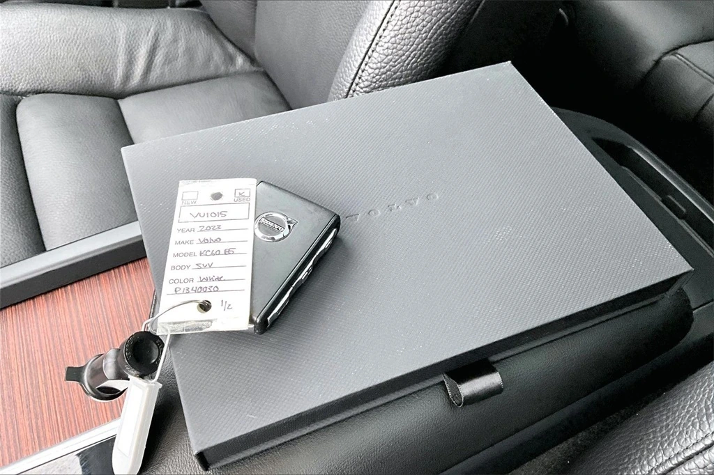 2023 Volvo - image 34