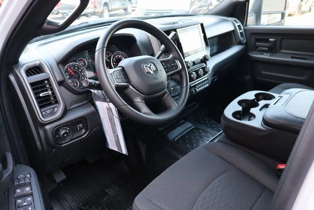 2025 RAM 3500 Chassis Tradesman - Photo 12