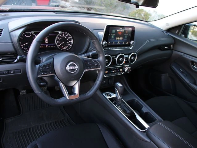 Used 2025 Nissan Sentra SV with VIN 3N1AB8CV7SY204536 for sale in Kansas City