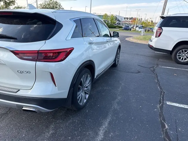 2021 Infiniti QX50 Essential photo 7