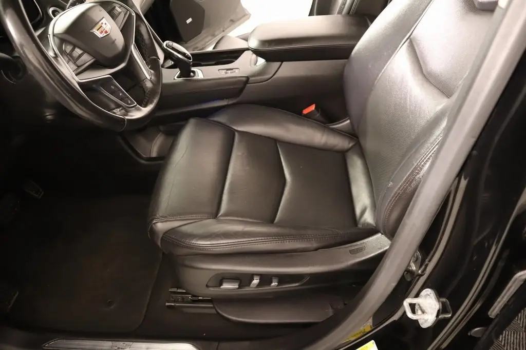 2019 Cadillac XT5 Luxury photo 12