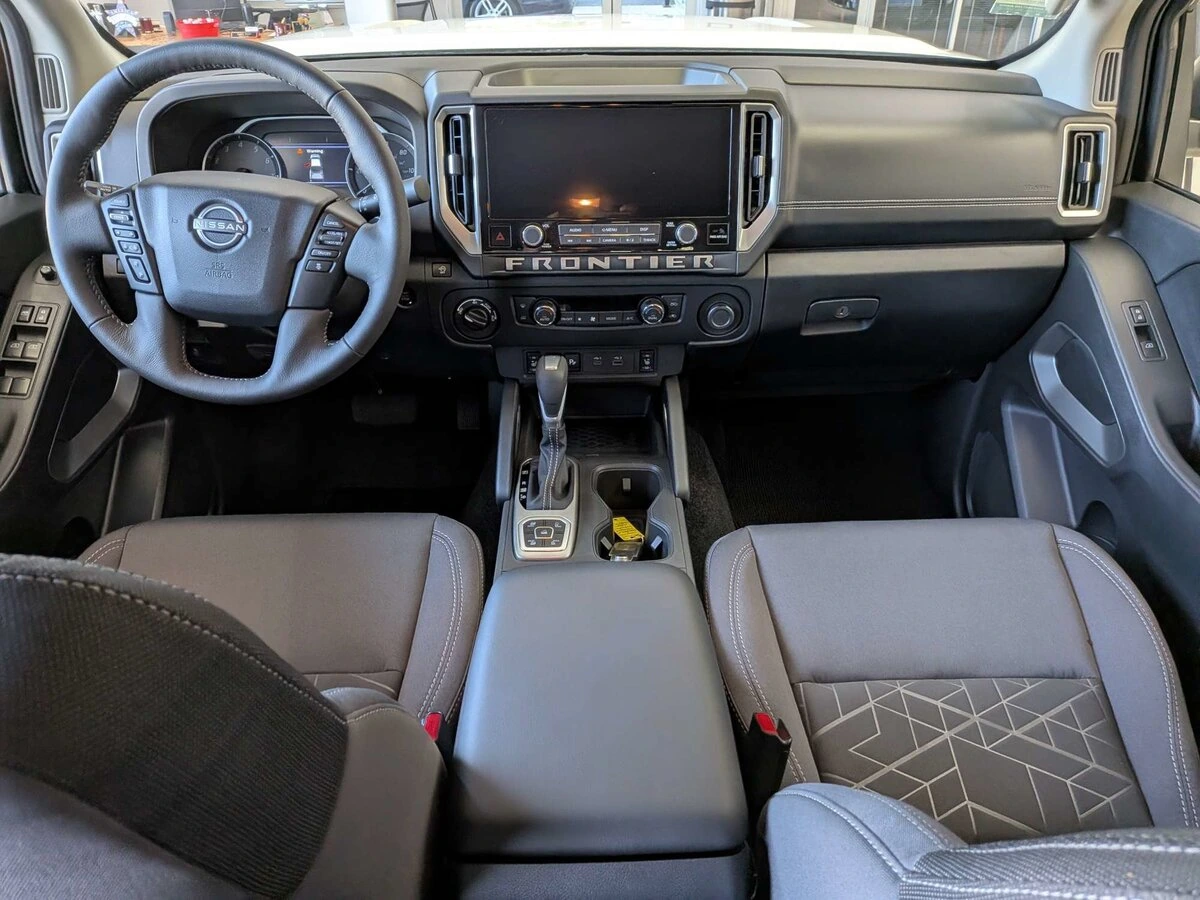 2026 Nissan Frontier SV - Photo 10