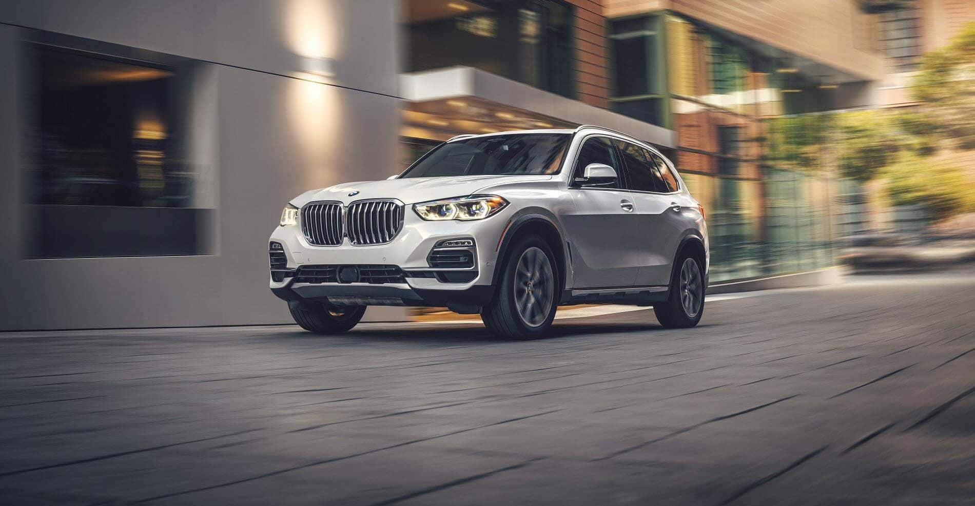 Hero Image of the 2021 BMW X5