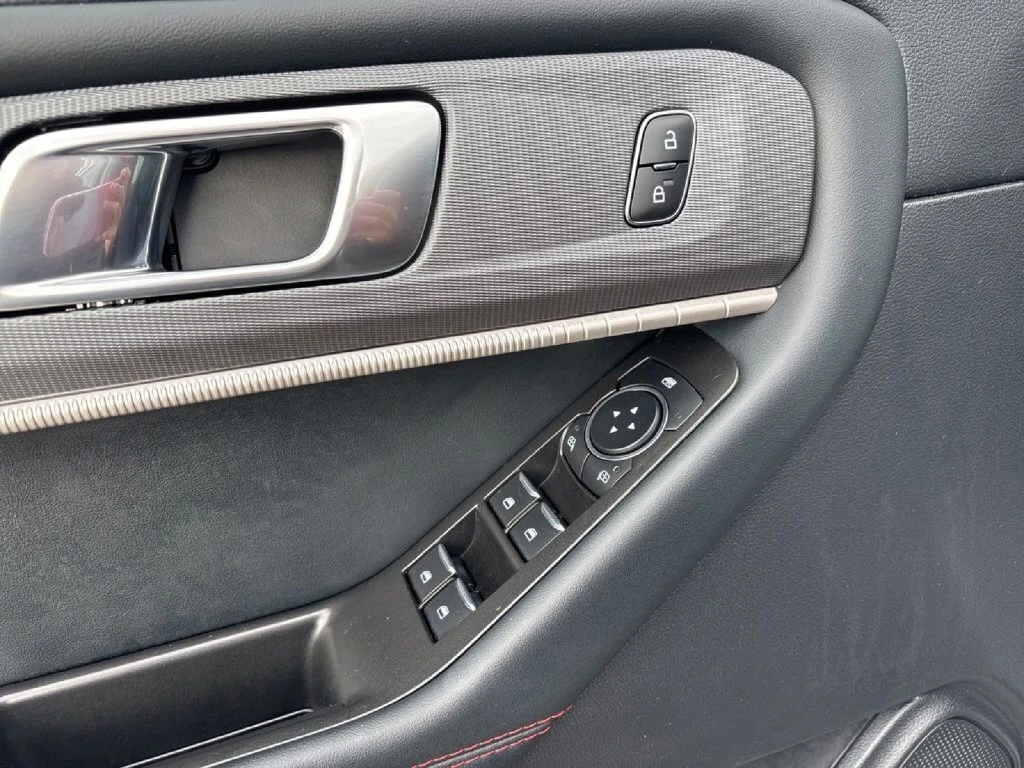 2025 Ford Explorer ST-LINE - Photo 38