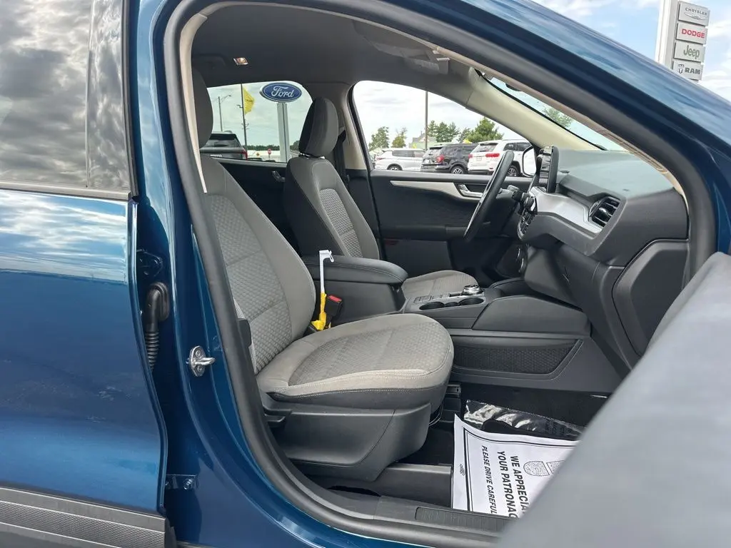 2020 Ford Escape SE photo 19