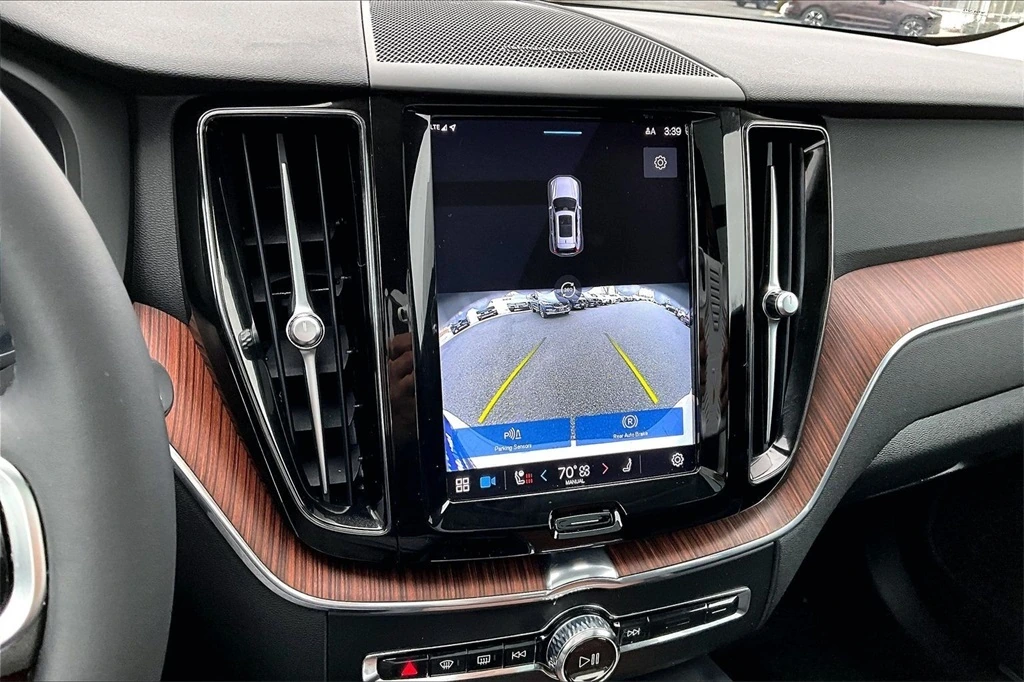 2023 Volvo - image 13