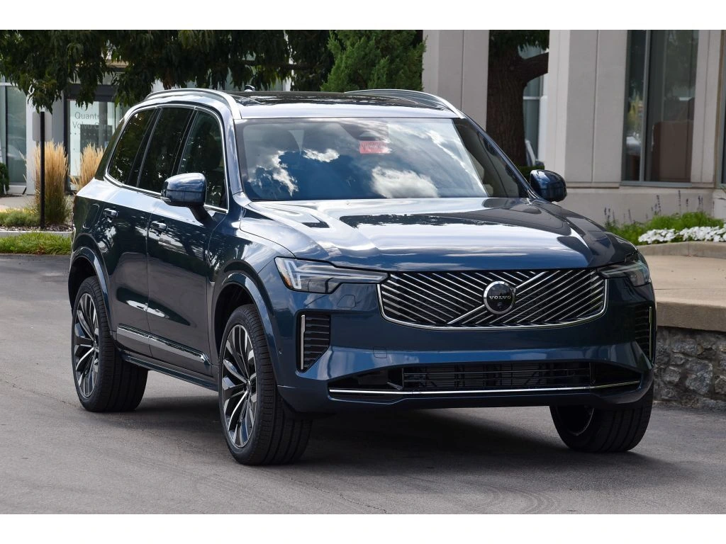 2026 Volvo - image 2