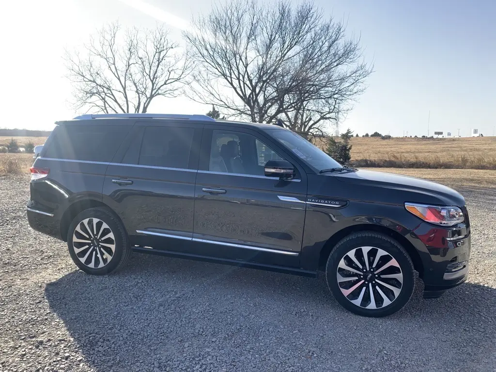 2024 Lincoln Navigator Reserve's photo