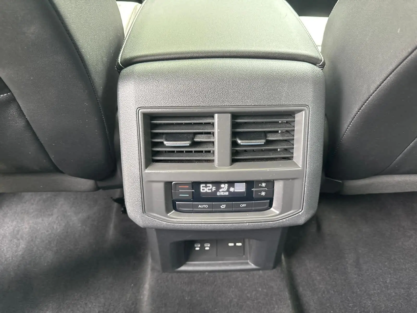 2022 Volkswagen Atlas V6 SEL photo 31